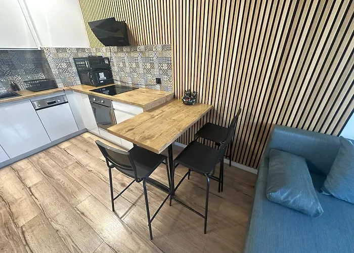 Διαμέρισμα 51 *